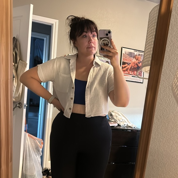 Cropped white button up - Picture 2 of 2